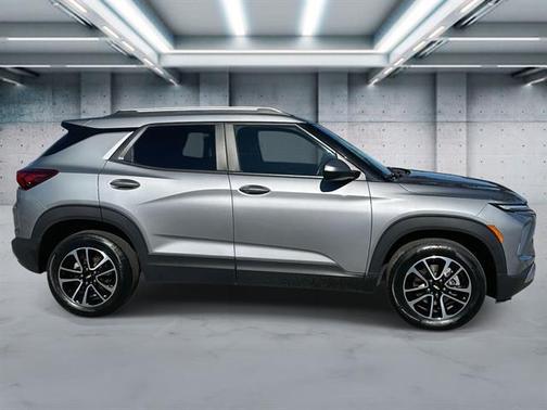 Sterling Gray Metallic 2024 Chevrolet Trailblazer LT