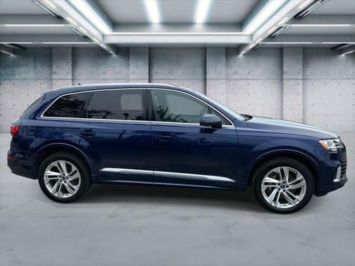 2022 Audi Q7 55 Premium Plus