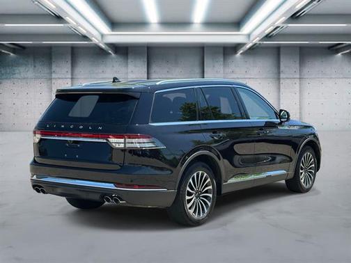 Infinite Black Metallic Clearcoat 2023 Lincoln Aviator Reserve AWD