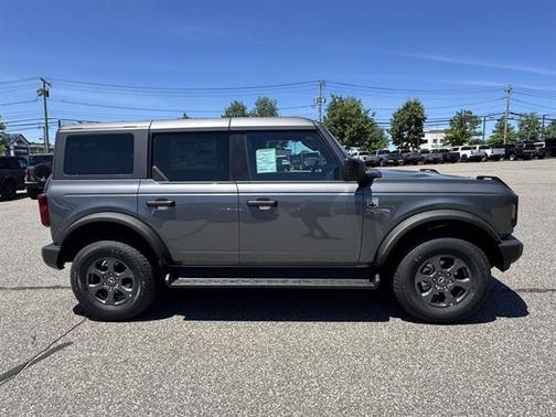 Carbonized Gray Metallic 2026 Ford Bronco Big Bend