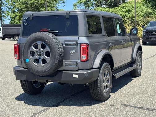 Carbonized Gray Metallic 2026 Ford Bronco Big Bend