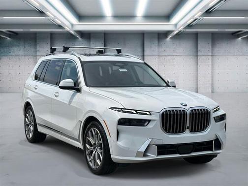 WHITE 2023 BMW X7 xDrive40i