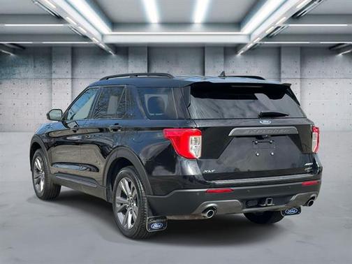 Agate Black Metallic 2023 Ford Explorer XLT