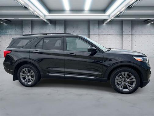Agate Black Metallic 2023 Ford Explorer XLT