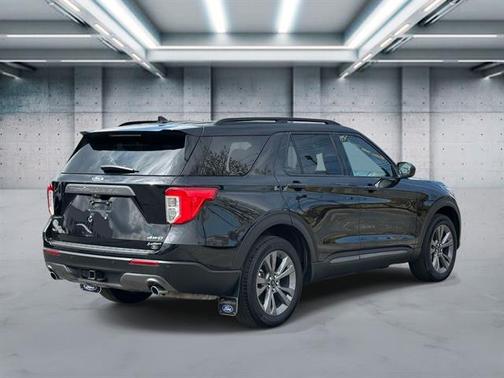 Agate Black Metallic 2023 Ford Explorer XLT