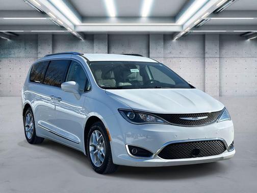 2018 Chrysler Pacifica Touring-L Plus