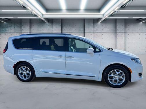 2018 Chrysler Pacifica Touring-L Plus