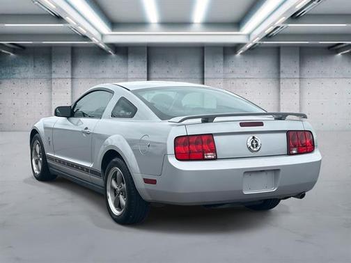 Satin Silver Clearcoat Metallic 2006 Ford Mustang Deluxe