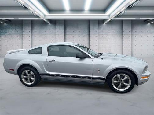 Satin Silver Clearcoat Metallic 2006 Ford Mustang Deluxe