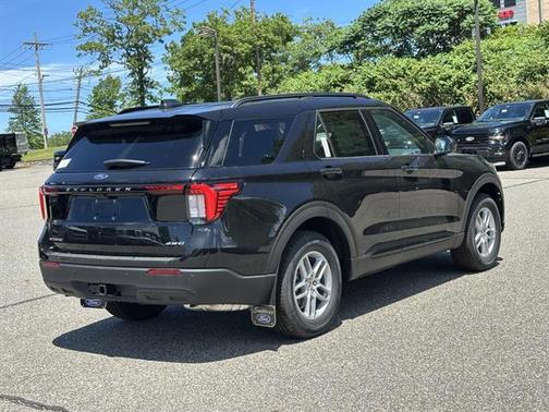 Agate Black Metallic 2026 Ford Explorer Active