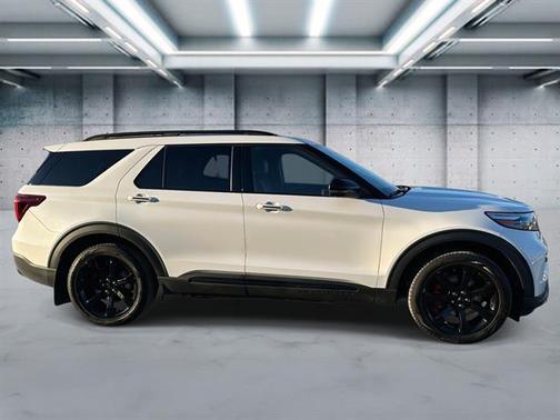 Star White Metallic Tri-Coat 2023 Ford Explorer ST