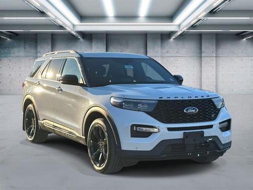 Star White Metallic Tri-Coat 2023 Ford Explorer ST