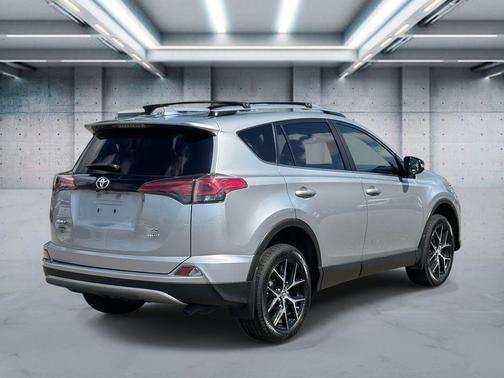 2018 Toyota RAV4 SE