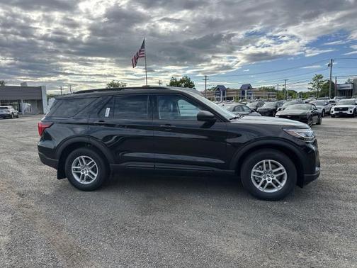 Agate Black Metallic 2026 Ford Explorer Active