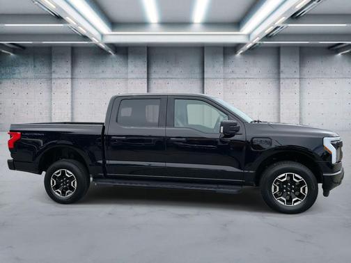 2022 Ford F-150 Lightning XLT