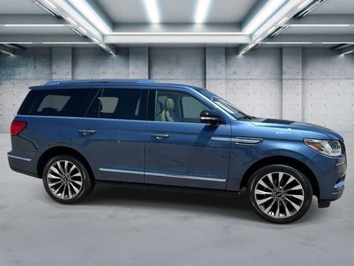 Blue Diamond 2020 Lincoln Navigator Reserve