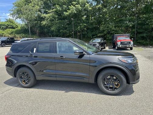 Agate Black Metallic 2026 Ford Explorer Tremor