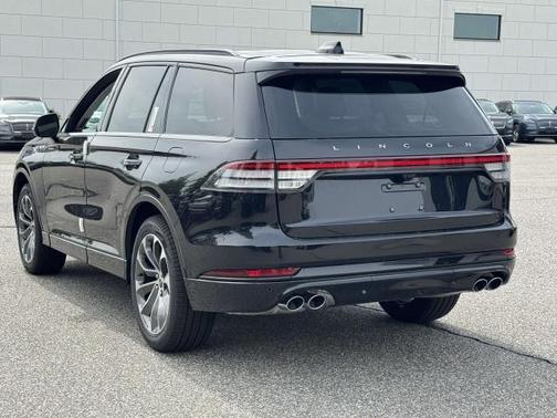 Infinite Black Metallic Clearcoat 2026 Lincoln Aviator Premiere