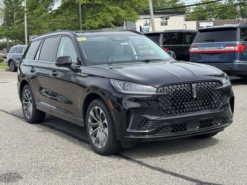 Infinite Black Metallic Clearcoat 2026 Lincoln Aviator Premiere