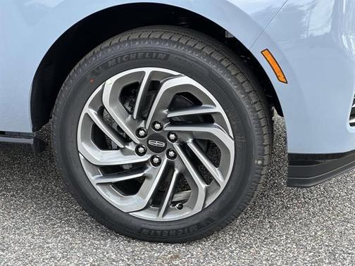 Gray Mist Metallic Tri-Coat 2027 Lincoln Navigator Reserve