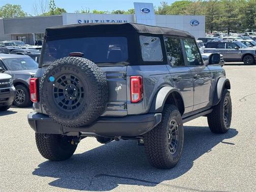 Carbonized Gray Metallic 2026 Ford Bronco Big Bend