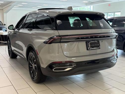 Gray Matter Metallic Clearcoat 2026 Lincoln Nautilus Premiere