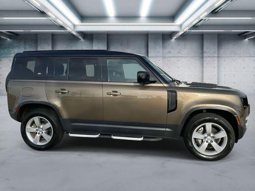 2024 Land Rover Defender 110 P400 S