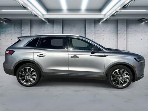 Silver Radiance Metallic Clearcoat 2022 Lincoln Nautilus Reserve