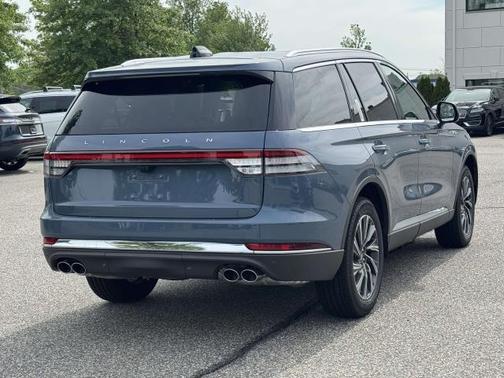 Whisper Blue Metallic Clearcoat 2026 Lincoln Aviator Premiere
