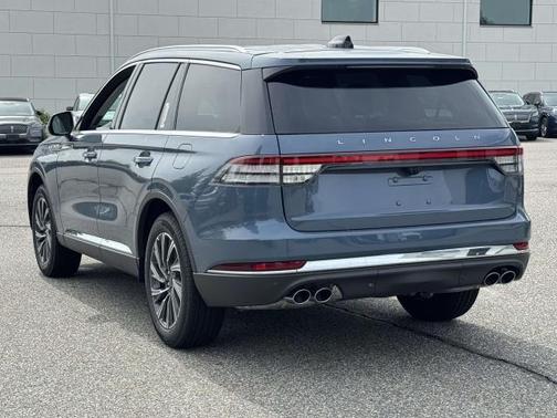 Whisper Blue Metallic Clearcoat 2026 Lincoln Aviator Premiere
