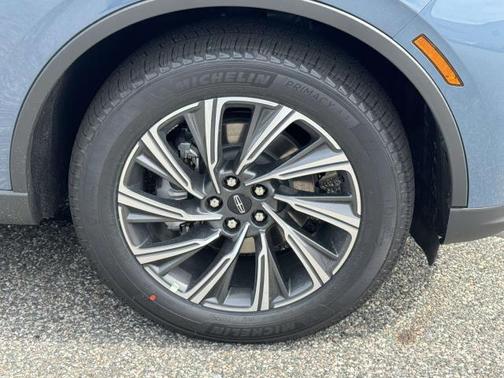 Whisper Blue Metallic Clearcoat 2026 Lincoln Aviator Premiere