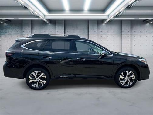 Crystal Black Silica 2022 Subaru Outback Touring XT