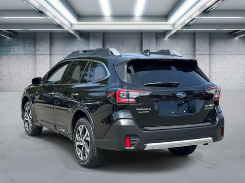 Crystal Black Silica 2022 Subaru Outback Touring XT