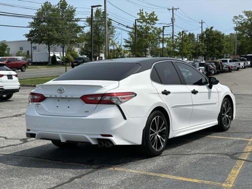 2018 Toyota Camry SE