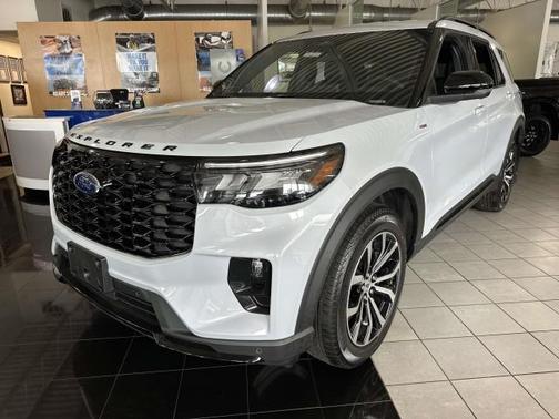 Space White Metallic 2026 Ford Explorer ST-Line