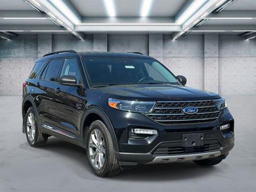 Agate Black Metallic 2023 Ford Explorer XLT