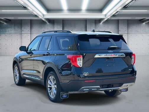 Agate Black Metallic 2023 Ford Explorer XLT