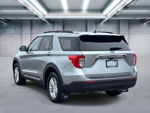 Iconic Silver Metallic 2023 Ford Explorer XLT