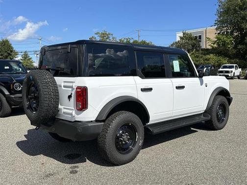 Oxford White 2026 Ford Bronco Big Bend