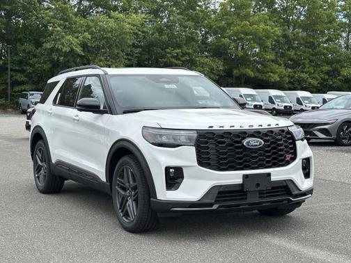 Star White Metallic Tri-Coat 2026 Ford Explorer ST
