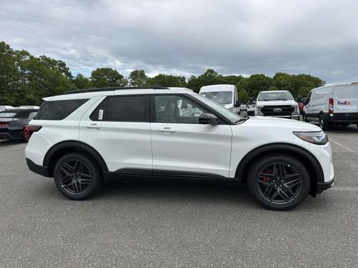 Star White Metallic Tri-Coat 2026 Ford Explorer ST