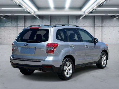 Ice Silver Metallic 2016 Subaru Forester 2.5i Premium