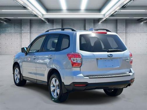 Ice Silver Metallic 2016 Subaru Forester 2.5i Premium