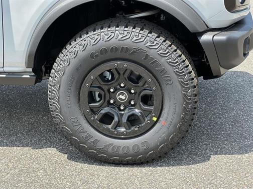 Avalanche Gray 2026 Ford Bronco Big Bend