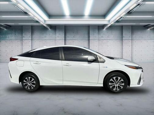 2021 Toyota Prius Prime LE