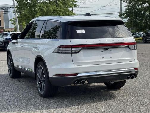 Pristine White Metallic Tri-Coat 2026 Lincoln Aviator Reserve AWD