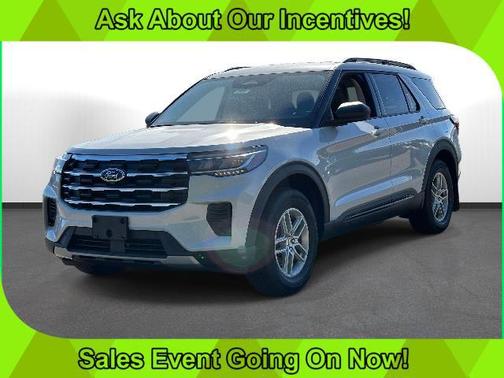 Space White Metallic 2026 Ford Explorer Active