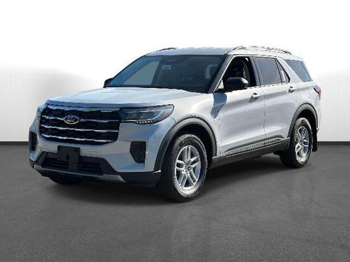 Space White Metallic 2026 Ford Explorer Active