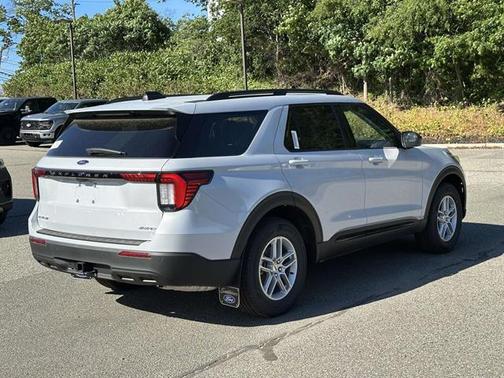 Space White Metallic 2026 Ford Explorer Active