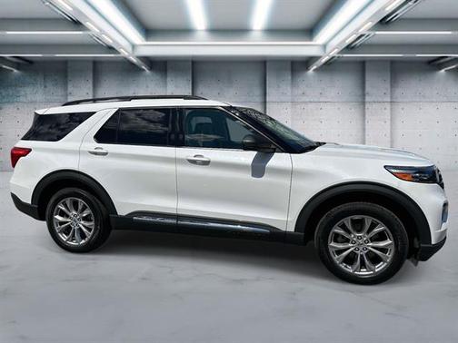 Star White Metallic Tri-Coat 2020 Ford Explorer XLT
